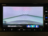 【バックカメラ】運転が苦手な方も車庫入れラクラクです!ギアをリバースに入れれば自動的に切り換わりますので、面倒な操作は不要です♪狭い駐車場もお車を傷つけず安心ですね!