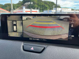 360&deg;ビューモニター搭載車両なので大きな車で駐車が不安だなという方でもご安心してください!ただし、目視での確認を怠らないでくださいね。