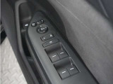 ◆パワーウィンドウスイッチ◆運転席から全席の窓の開閉操作を行うことが出来いつでも換気ができます!