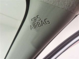 SRSカーテンシールドエアバック(前後席乗員の頭部側面を覆うように広がり乗員の頭部への衝撃を緩和してくれます)