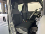 車を運転する際には運転席の存在は欠かせません。しっかりとチェックしたいポイントですね。