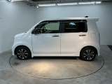 後席プライバシーガラス仕様! 車内が見えにくい設計です。