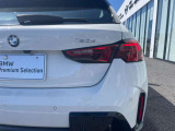 ご納車前には、BMWを熟知したメカニックによる100項目の点検・整備を行います。不具合箇所、交換時期に達している部品に関しましては、全て当社負担で交換してからのご納車となります。