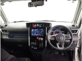 オシャレなインテリアで運転する気分も盛り上がりますよね^^