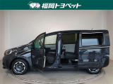 両側パワースライドドア付きだから、狭い駐車スペースなどでの 乗り降りラクラク!小さなお子さまのいるご家庭には嬉しい装備。