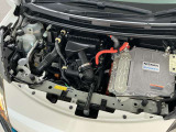 エンジンで発電しモーターで走るe-POWERです。