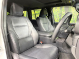 運転席シート廻りは使用感も少なく、良好な状態となっています。前オーナー様が丁寧に使っていたことがよくわかりますね。