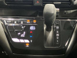 【オートエアコン】温度を設定すれば自動で空調調整をしてくれます★ボタンひとつで簡単便利!