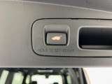 ☆電動リアゲート☆荷物で両手が塞がっていてもワンタッチボタンでリアテールゲートを自動で開閉できます。