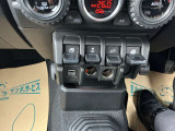各種装備ございますので是非一度ご来店いただいて現車のご確認お願いいたします。