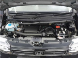 ◆エンジンルーム◆車の心臓部分。エンジンルームが汚いとトラブルの基になりますので、当店は専用の液剤を使って徹底的に綺麗にします。