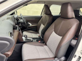 トヨタ中古車「まるごとクリーニング」施工済。外装はもちろん内装はシートを外して見えない所まで徹底洗浄しています。