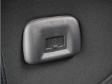 ◆後席用USBチャージャー◆後部座席に搭乗される方のために便利で使いやすい位置に設置。長時間のドライブも安心です♪