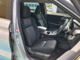 自社整備工場併設! 納車整備からアフターフォローまでお任せください。 車検や定期点検、オイル交換はもちろん、ナビやドラレコ、バックカメラ、ETC等の取り付けも当店にお任せください。