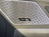 ハーマンカードンのカースピーカーは良質な音を届けると同時に、その先にある車内空間における上質な&ldquo;音楽体験&rdquo;も提供している。