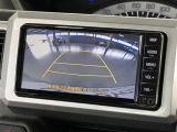 【バックモニター】 車庫入れの後方確認や、バックで駐車場に出入りの際等に後方を確認するのをお手伝いできます