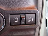 運転席車内からでも後部両側パワースライドドアの開閉もできるので便利♪