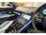 DB12には安全機能も標準装備しております。前後の衝突軽減ブレーキ、レーンキープアシスト、アダプティブクルーズコントロール、ブラインドスポットアシスト、ブレーキホールド、速度リミッター