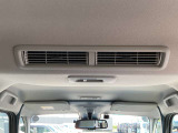 室内空気を循環するサーキュレーター付き・風量調整できます。