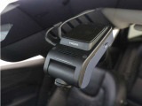 【ボルボ・ドライブレコーダー・360 駐車監視機能付】フロントカメラは水平360&deg;/垂直240&deg;を録画可能。前方/後方において映像を鮮明に録画します。大型バッテリーにより駐車監視用長時間録画にも対応。