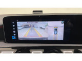 ヘッドアップディスプレー・・・フロントウインドウに車速やナビゲーション情報を投影する新装備です。走行中わずかな視点移動で情報が得られます