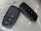 キーフリー(スマートエントリーシステム)鍵を取り出さずドアの施錠解錠・エンジン始動が可能です。