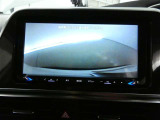 バックガイドモニターで、後方を確認しながら安心して駐車することができます。運転初心者も熟練者も必須の機能ですよ!
