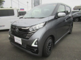 【納車前点検】法定12ヶ月点検+エンジンオイル&エレメント交換+ワイパーリフィル交換等を弊社整備工場にて実施。