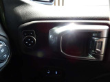 運転席ドアノブ。