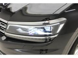 LEDヘッドライトを装備。LEDは、少ない電力で強い光を出せます。LEDヘッドライトを装備。LEDは、少ない電力で強い光を出せます。