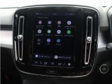 Google搭載のボルボなら、車内にいながら多彩なデジタルライフをお楽しみいただけます。Google Playから必要なアプリをダウンロードして、有意義な移動時間を楽しみましょう。