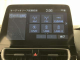 いまや必須装備「ナビゲーション」搭載!知らない場所に、スイスイッとドライブ。なんて便利な機能でしょうか?もう、これなしではハンドルを握れませんね!でも、運転中の操作は危険ですのでご注意ですね♪