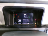 見やすいメーターに様々な情報を表示でき快適かつ安全に運転できます。