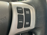 【クルーズコントロール】アクセルペダルを踏まずに一定の車速で走行できますので、高速道路など加減速の少ない道で便利です♪長距離ドライブの疲れを軽減してくれる、嬉しい装備ですよね♪