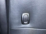 便利なフックが運転席の後ろにあります