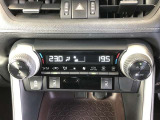 オートエアコンを装着しておりますので車内をお好みの快適な温度に保つことが可能です!