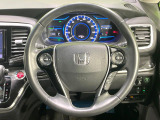 【純正革巻きステアリング】上質な革を使用することで、手にしっかり馴染みとても運転しやすいハンドルです♪