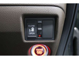 【左電動スライドドア】力を入れずにラクラクドア開閉♪左側電動スライドドア装備車両◎右側スライドドアは手動開閉です。狭い駐車場での乗り降りもラクラク♪挟み込み防止機構装備でお子様の乗り降りも安心◎