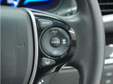 ◆アダプティブクルーズコントロール◆予め設定した車速内でクルマが自動的に加減速。前走車との適切な車間距離を維持しながら追従走行します。【LKAS】車線維持支援システムでステアリング操作を支援。
