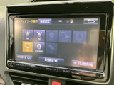 AM・FMやBluetoothなど、選択できるオーディオソースが画面に並びます。使いたい項目を一覧から確認しやすく、好みに合わせて音源を選べる装備です。