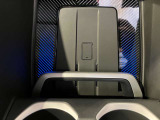 ワイヤレスチャージング Qiに準拠した携帯電話をワイヤレス充電が可能です。iphone等対応。機種により充電できない可能性がございます。