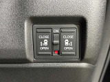 両側電動スライドドア!!荷物で手が塞がる時など簡単にドアの開閉が出来ます!何より力いらずで開閉OK!女性やお年寄りにも優しい♪電動機能はOFFにもできますから元気なお子様の駆け出しも安心!