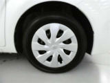 【ホイルキャップ】純正ホイール装着車です。キャップですので万が一キズをつけても簡単に交換可能です。