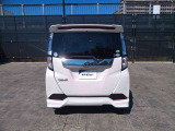 ガラスが大きく後方視界の良いお車です