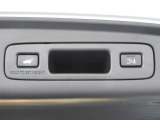 ★パワーテールゲート★荷物を置いてクルマから離れると自動で閉扉する「予約クローズ機能」、自動開閉動作を一時停止できるストップ&ホールド機能、好みのテールゲート開度に設定できる開度設定機能がございます。