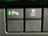 VSAが、走行中の車のタイヤのスリップを感知して、安全な走行を確保。パーキングセンサーシステムを搭載。後方の障害物検知などをして安全運転をサポート。ETC付きで、高速道路をスムーズに利用できます。