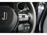 Hondaセンシングの機能のひとつ、アダプティブクルーズコントロール付!アクセルから足を離しても設定したスピードと前車との車間を保ち走行してくれます!車線維持もアシスト☆高速道路で疲労軽減ですね☆