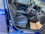 【運転席シート】開口部が広いので乗り降りしやすいです。