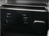 【USB接続】USB接続も可能です。スマートフォンと連動して音楽も再生可能です。