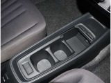 スマートキー付きです。スマートキーとは鍵を車に差し込まなくても、ドアノブを触ったりするだけで、ドアロックを解錠できます。これが凄く便利なんですよ。